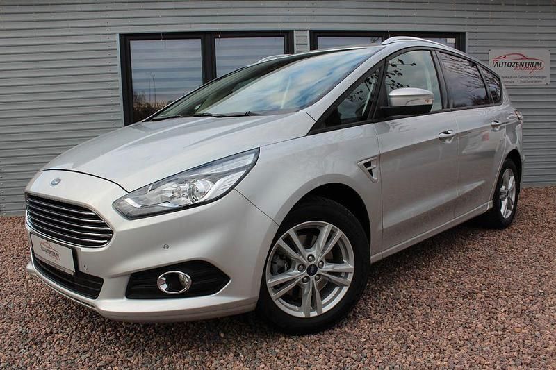Gebraucht Ford S-MAX Business Edition 165 PS (121 kW) 2019 Silber Van / Kleinbus