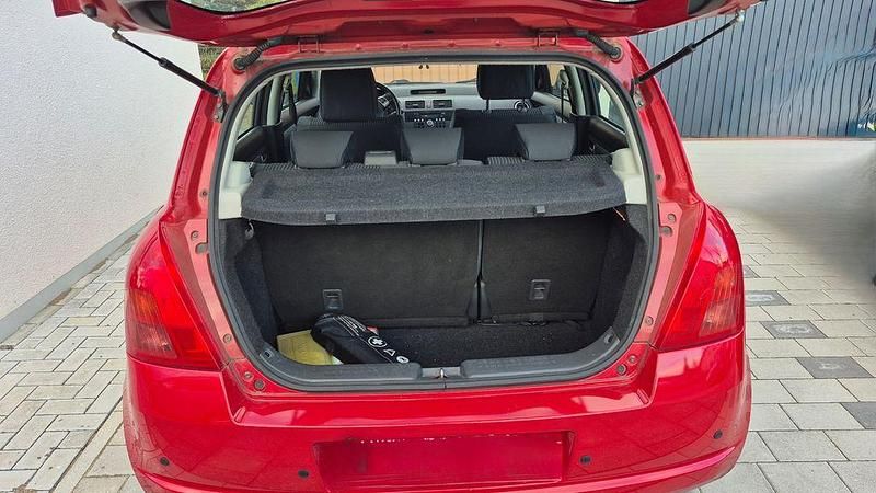 Gebraucht Suzuki Swift 92 PS (67 kW) 2005 Rot Kleinwagen