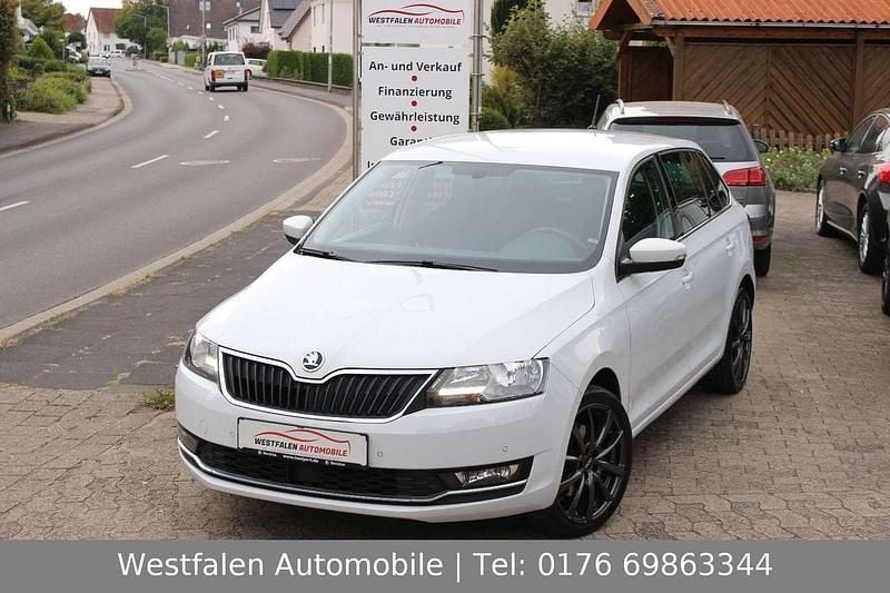 Weiß Gebraucht 2018 Skoda Rapid Ambition Kombi | 12.490 € (Fairer Preis) - Bild 1/4