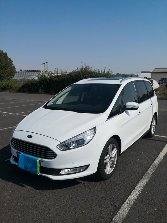 Weiß Gebraucht 2018 Ford Galaxy Titanium Van / Kleinbus | 22.999 € (Fairer Preis) - Bild 1/4