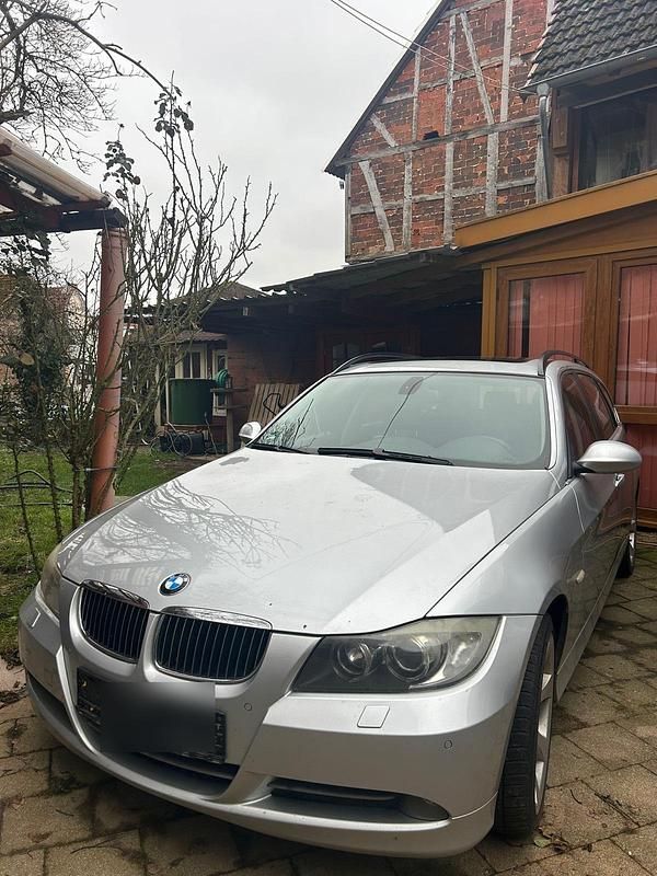 Gebraucht BMW 330 231 PS (169 kW) 2008 Grau Kombi