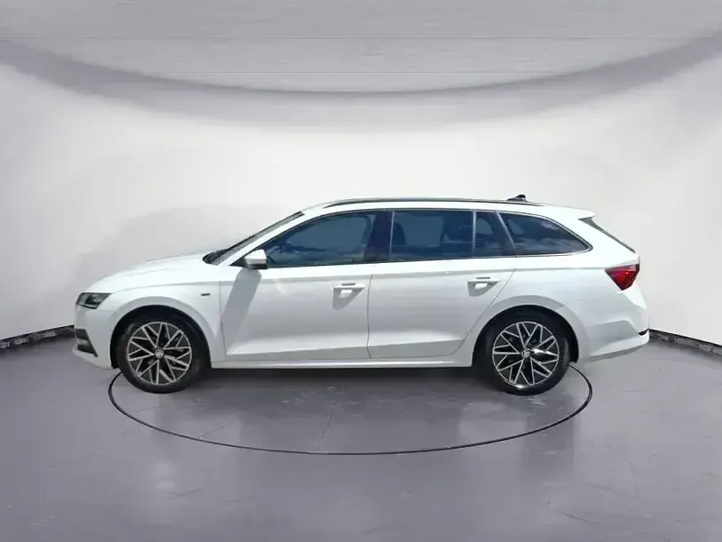 Gebraucht Skoda Octavia Clever 150 PS (110 kW) 2022 Weiß Kombi