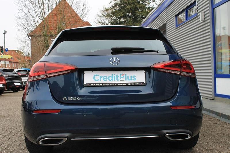 Gebraucht Mercedes A200 Progressive 163 PS (119 kW) 2020 Blau Limousine