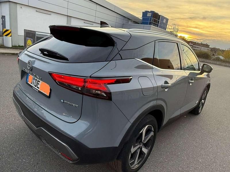 Grau Gebraucht 2023 Nissan Qashqai N-Connecta SUV | 23.699 € (Guter Preis) - Bild 1/4