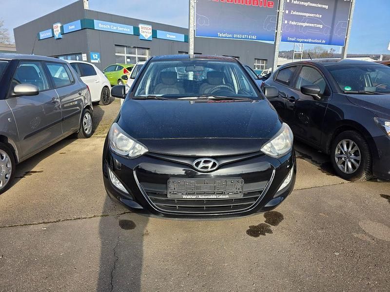 Gebraucht Hyundai i20 Trend 86 PS (63 kW) 2012 Schwarz Kleinwagen
