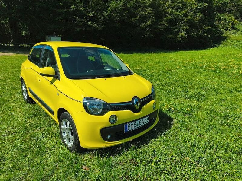 Gelb Gebraucht 2016 Renault Twingo Intens Kleinwagen | 11.000 € (Fairer Preis) - Bild 1/4