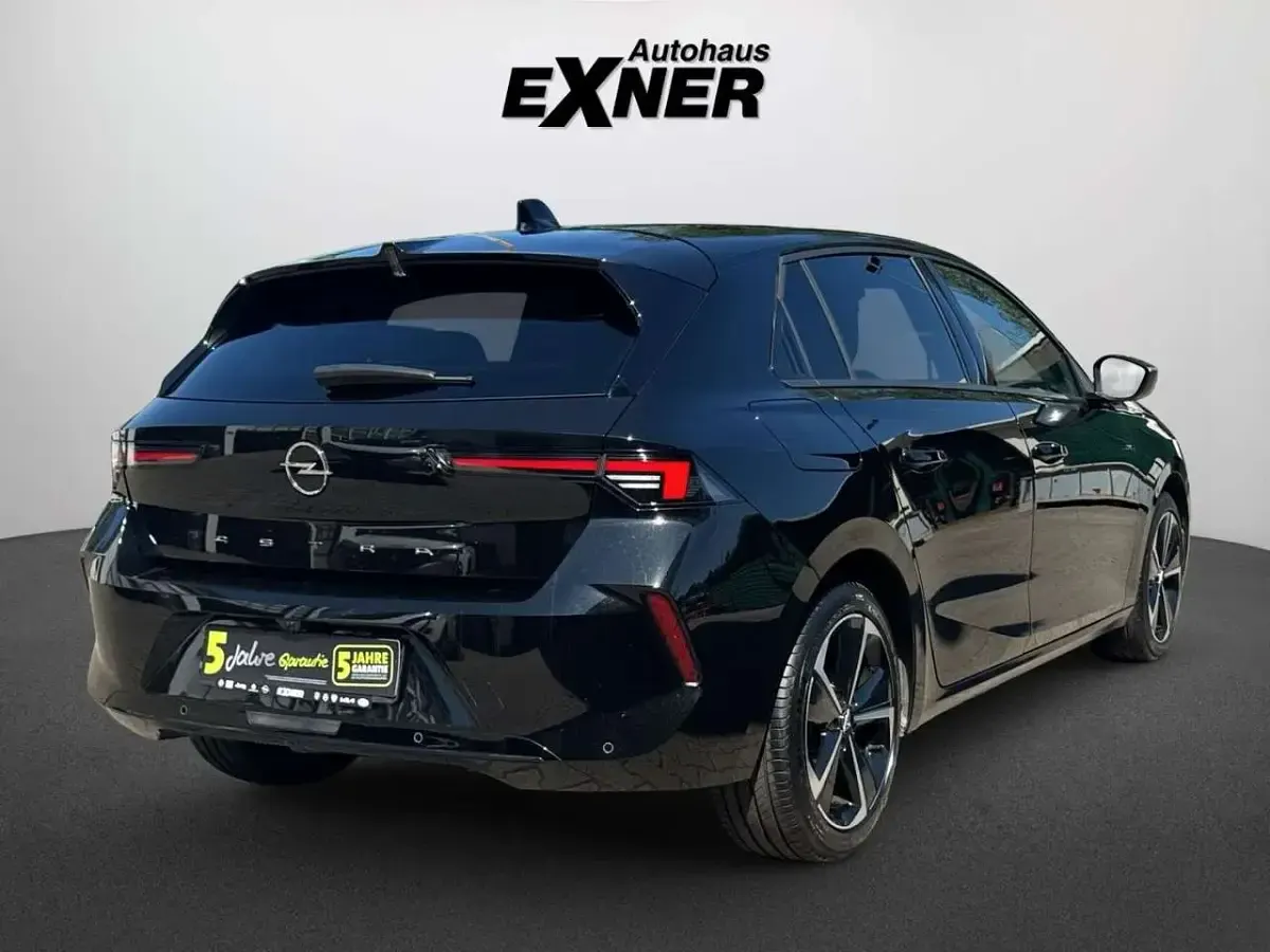 Gebraucht Opel Astra Elegance 110 PS (80 kW) 2023 Schwarz perla Kleinwagen