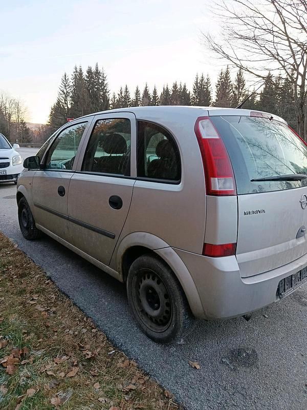 Gebraucht Opel Meriva 101 PS (74 kW) 2004 Silber Van / Kleinbus