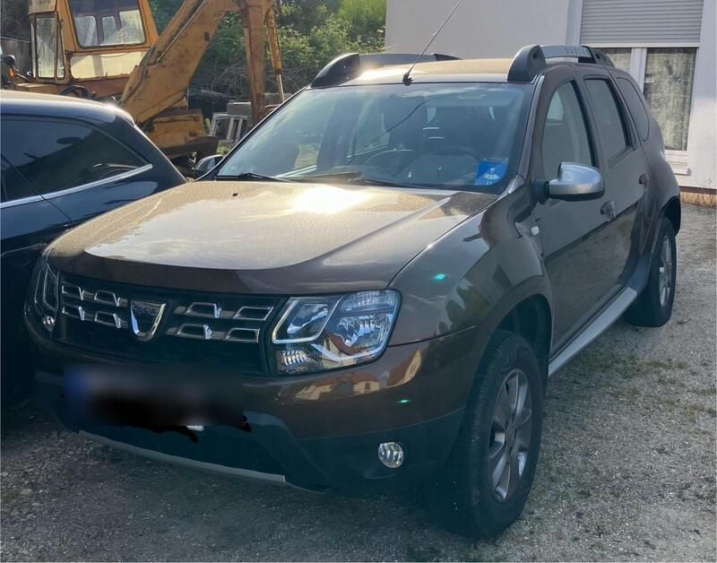 Braun Gebraucht 2015 Dacia Duster SUV | 5.000 € - Bild 1/4