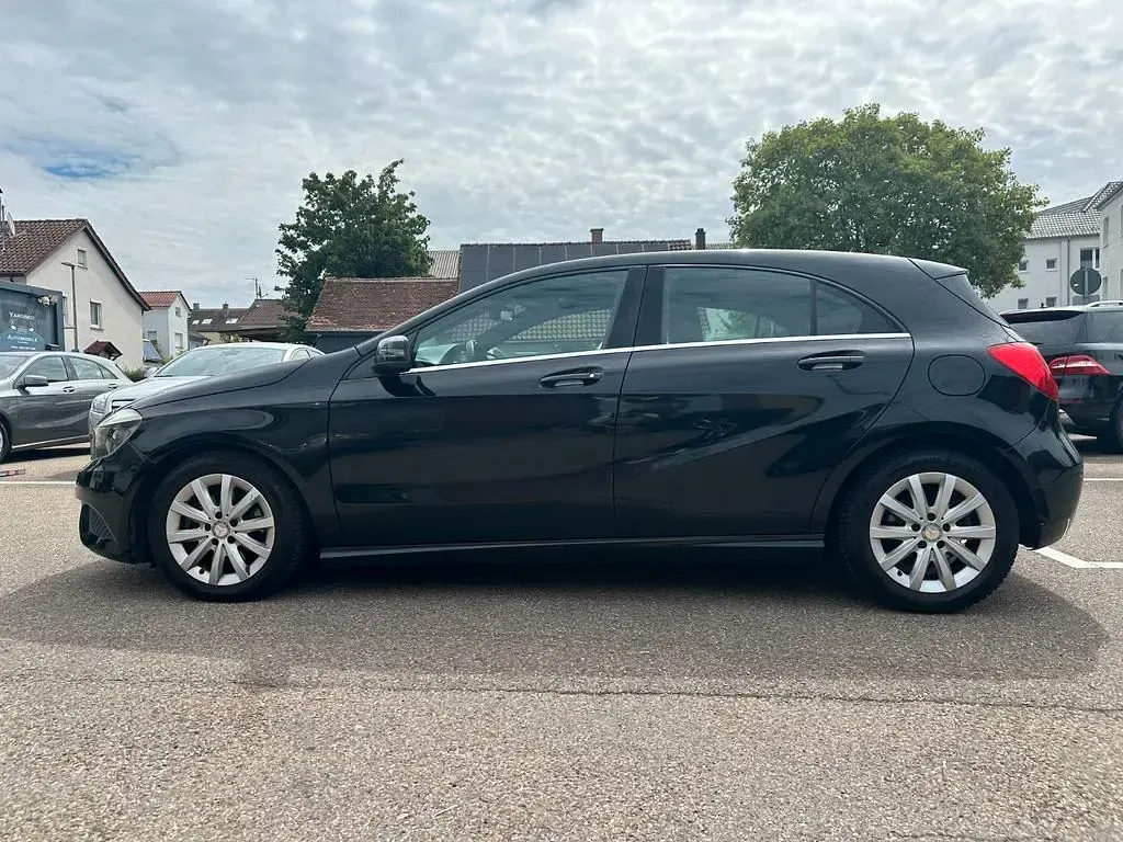 Gebraucht Mercedes A200 Style 156 PS (114 kW) 2013 Schwarz Kleinwagen