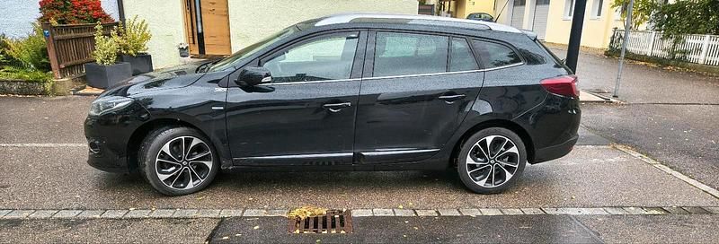 Schwarz Gebraucht 2016 Renault Mégane GrandTour Kombi | 7.000 € (Etwas zu teuer) - Bild 1/4