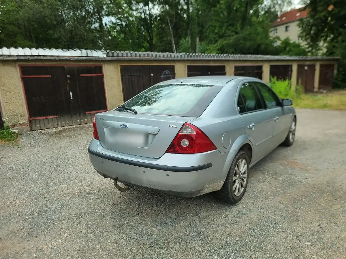 Gebraucht Ford Mondeo Ghia 155 PS (114 kW) 2006 Silber Limousine