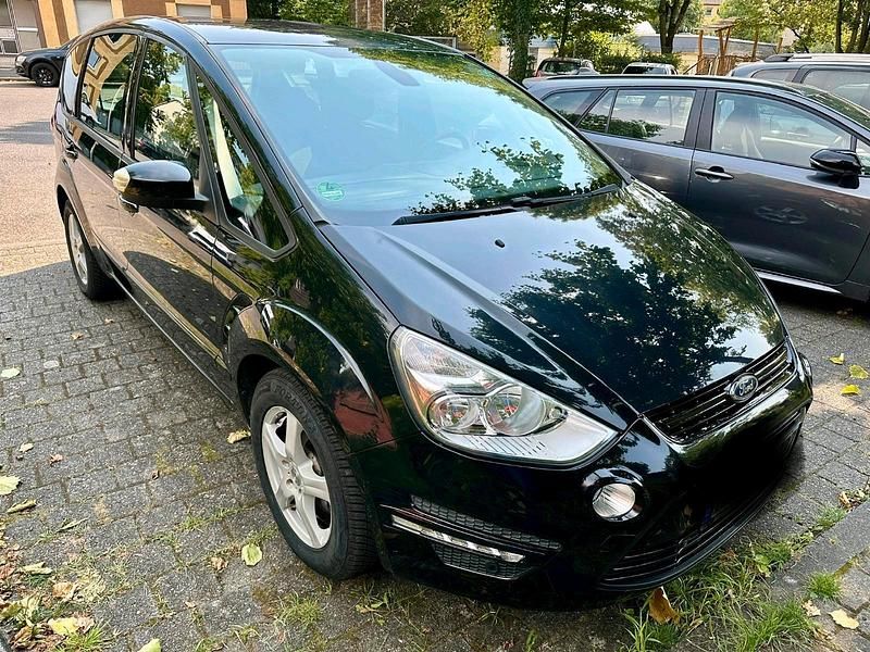 Schwarz Gebraucht 2015 Ford S-MAX S Van / Kleinbus | 12.500 € (Fairer Preis) - Bild 1/4