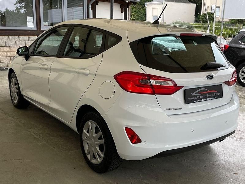 Gebraucht Ford Fiesta Cool & Connect 86 PS (63 kW) 2019 Frozen white Kleinwagen