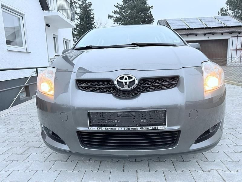 Gebraucht Toyota Auris Sol 126 PS (92 kW) 2009 Grau Kleinwagen