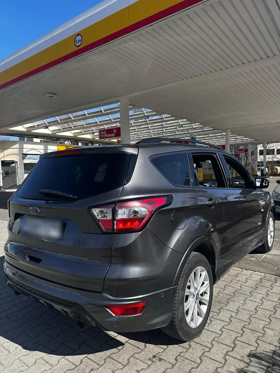 Gebraucht Ford Kuga ST-Line 184 PS (135 kW) 2017 Grau SUV