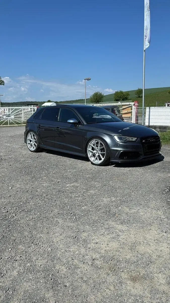 Gebraucht Audi S3 Design 300 PS (220 kW) 2015 Grau Limousine