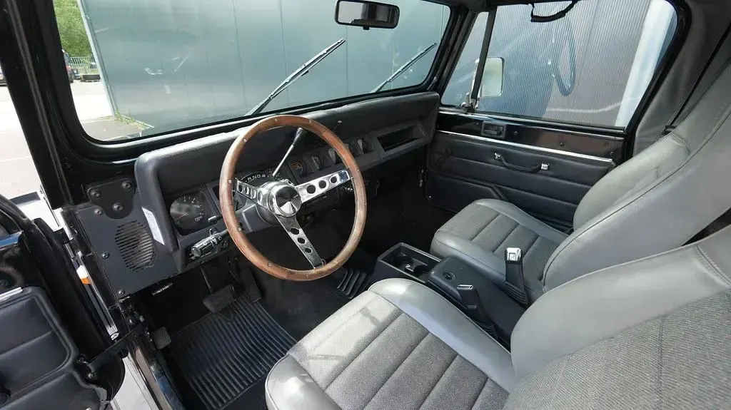 Gebraucht Jeep Wrangler 184 PS (135 kW) 1993 Schwarz SUV