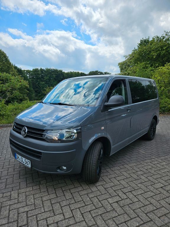 Grau Gebraucht 2012 VW T5 Van | 13.500 € - Bild 1/4