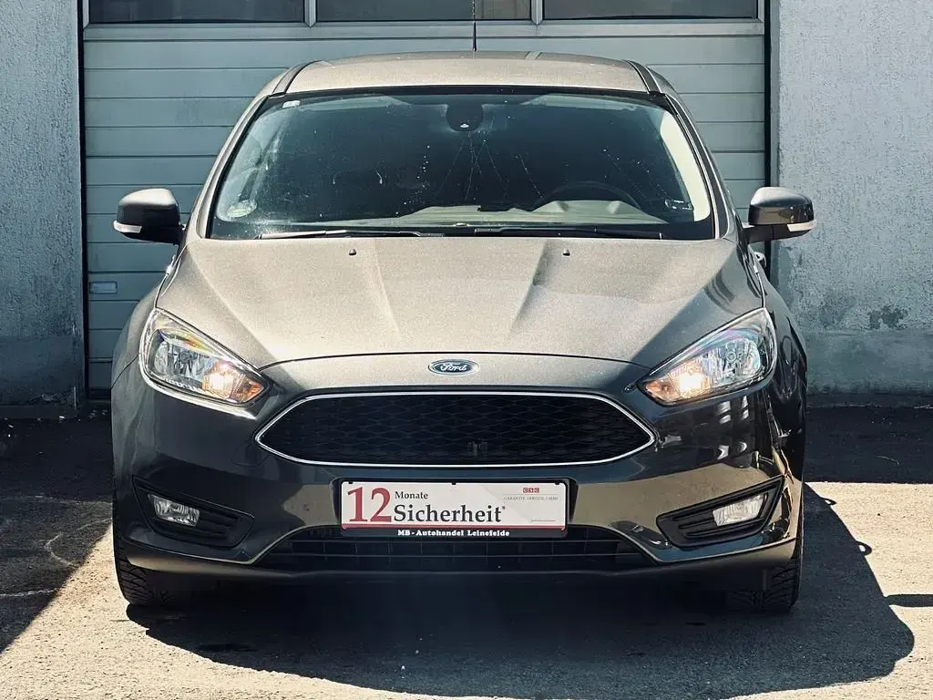 Gebraucht Ford Focus Titanium 125 PS (91 kW) 2016 Grau Limousine