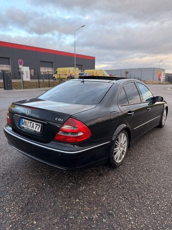 Gebraucht Mercedes E270 177 PS (130 kW) 2003 Schwarz Limousine
