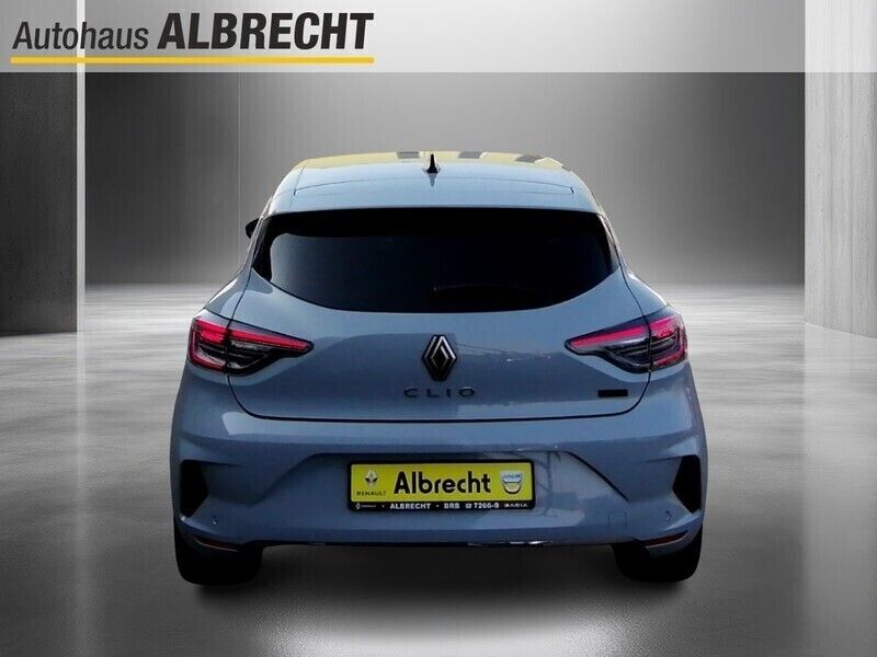 Gebraucht Renault Clio V Techno 143 PS (105 kW) 2024 Grau Limousine