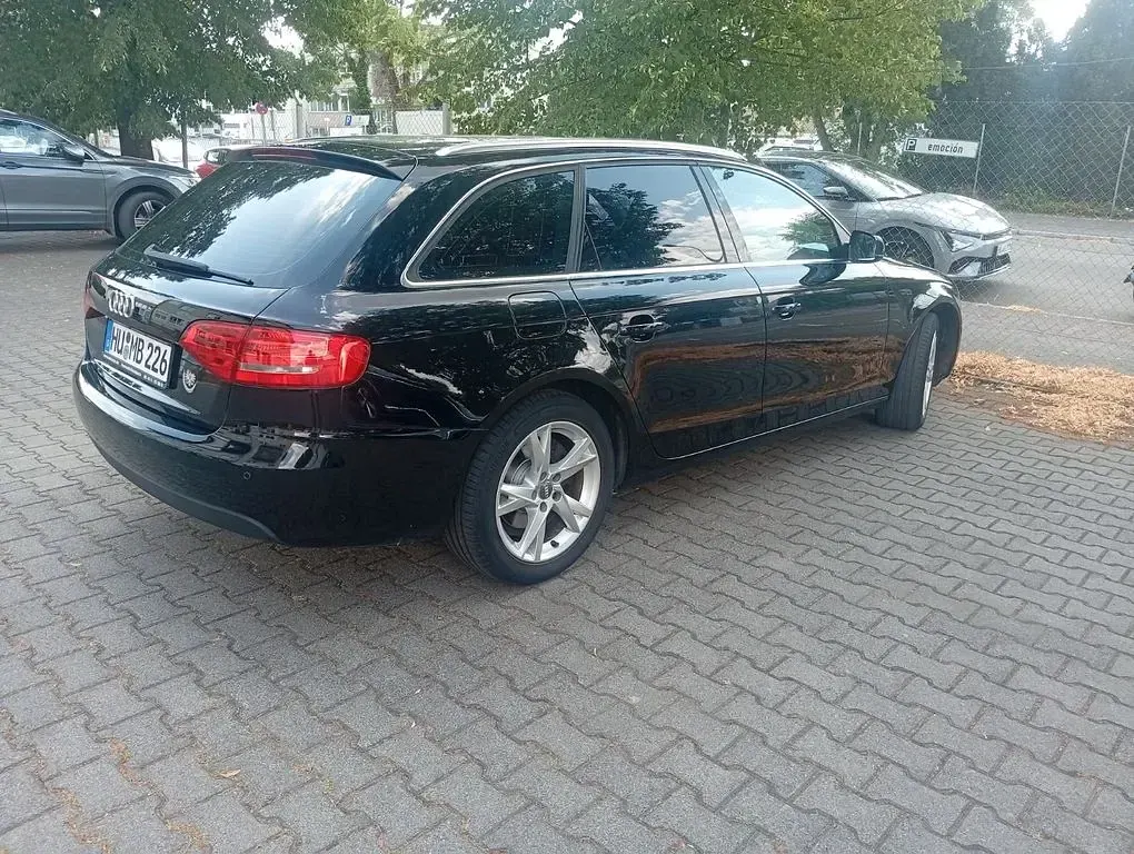Gebraucht Audi A4 Ambiente 143 PS (105 kW) 2011 Schwarz Kombi