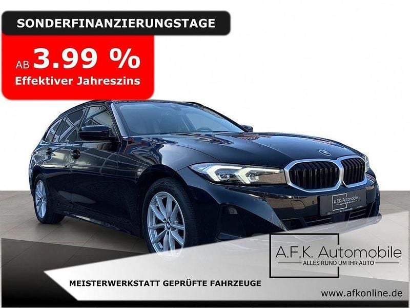 Black sapphire metallic Gebraucht 2023 BMW 320 Shadowline Kombi | 26.990 € (Guter Preis) - Bild 1/4