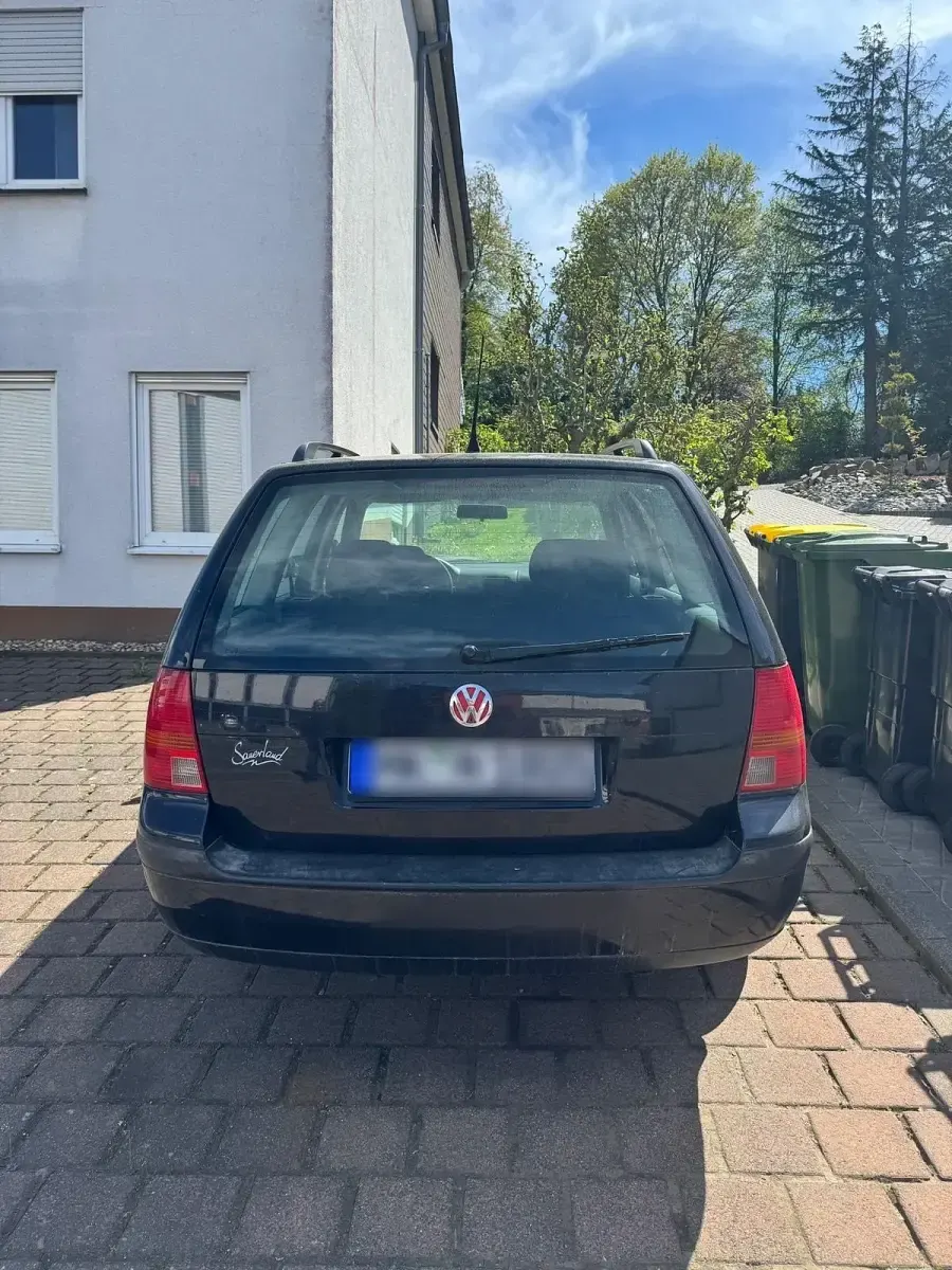 Second-hand VW Golf IV 101 CP (74 kW) 2001 Negru Break