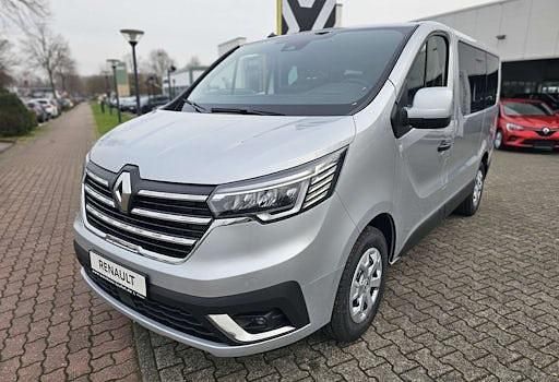 Gebraucht Renault Trafic Life 150 PS (110 kW) 2024 Silber Van / Kleinbus
