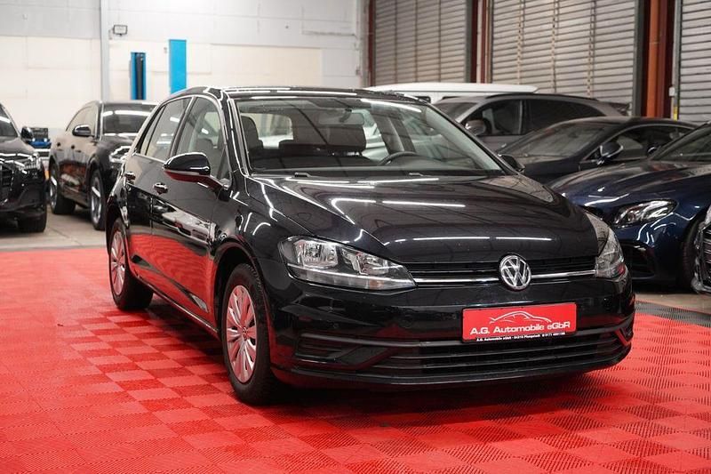 Gebraucht VW Golf VII Trendline 86 PS (63 kW) 2019 Schwarz Limousine