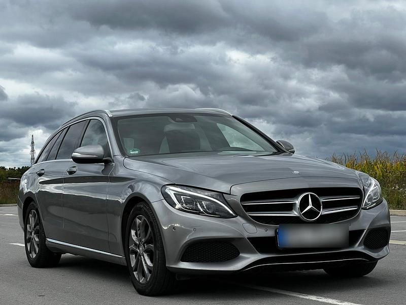 Grau Gebraucht 2015 Mercedes C220 Kombi | 12.000 € (Teuer) - Bild 1/4