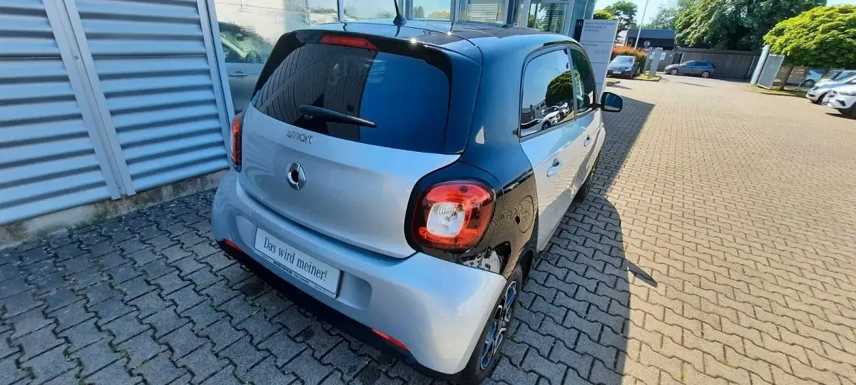 Gebraucht Smart ForFour Passion 90 PS (66 kW) 2017 Silber Kleinwagen