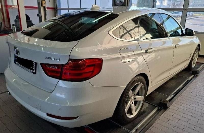 Gebraucht BMW 318 Gran Turismo Advantage 150 PS (110 kW) 2016 Weiß Limousine