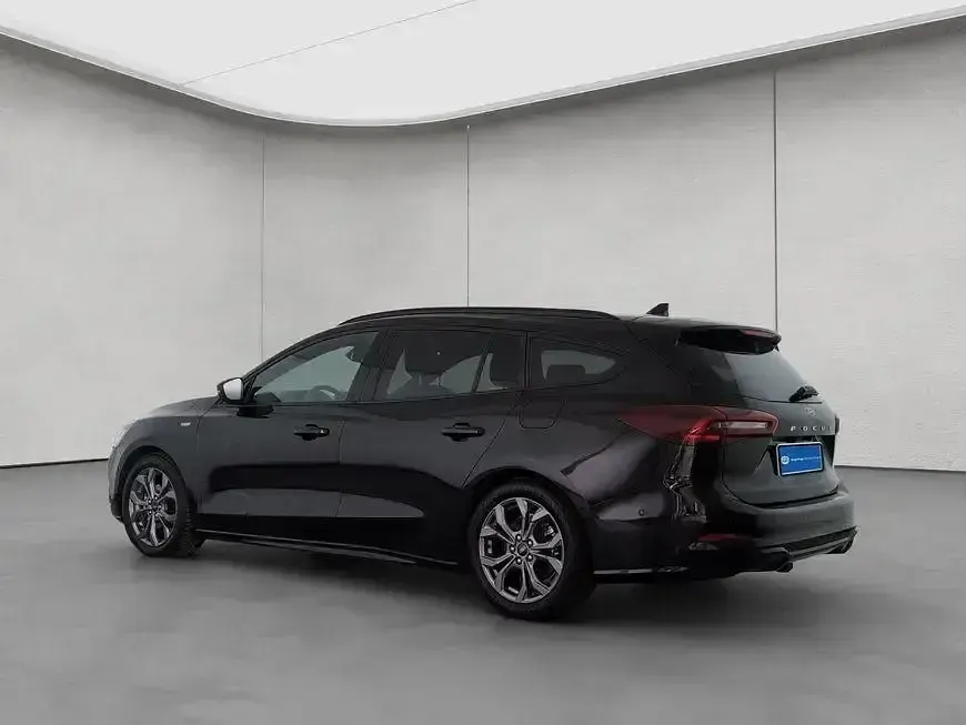 Gebraucht Ford Focus ST-Line X 155 PS (114 kW) 2025 Schwarz Kombi