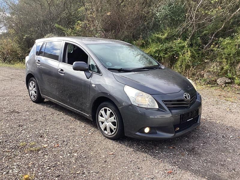 Gebraucht Toyota Verso 2013 Grau Van / Kleinbus