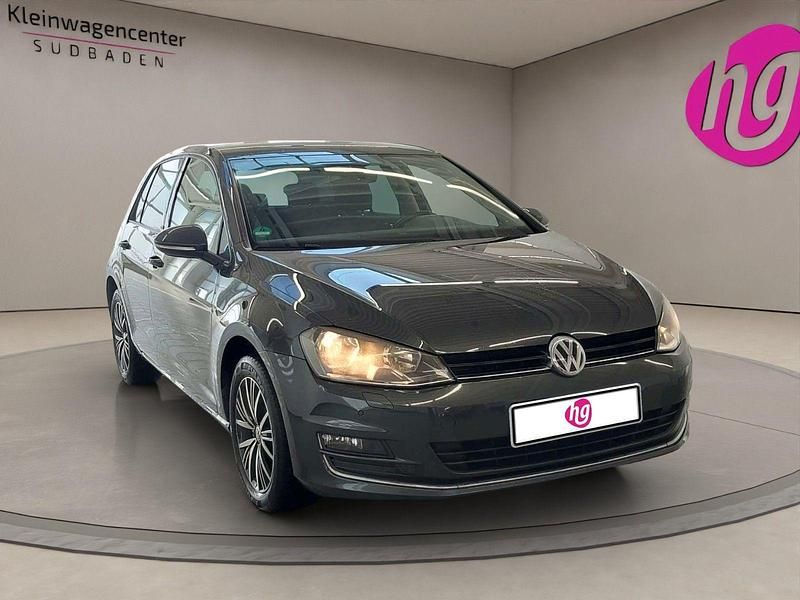 Gebraucht VW Golf VII Allstar 110 PS (80 kW) 2016 Carbon steel grey Kleinwagen