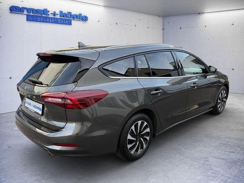 Gebraucht Ford Focus 116 PS (85 kW) 2025 Grau Limousine