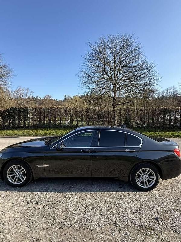 Gebraucht BMW 730 245 PS (180 kW) 2009 Grau Limousine