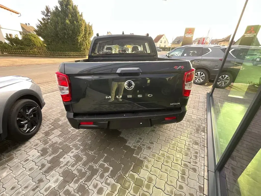 Neu KGM Musso 203 PS (149 kW) 2026 Grau Pickup