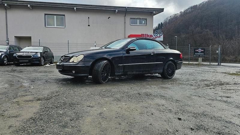 Gebraucht Mercedes CLK200 Avantgarde 163 PS (119 kW) 2004 Schwarz Cabrio