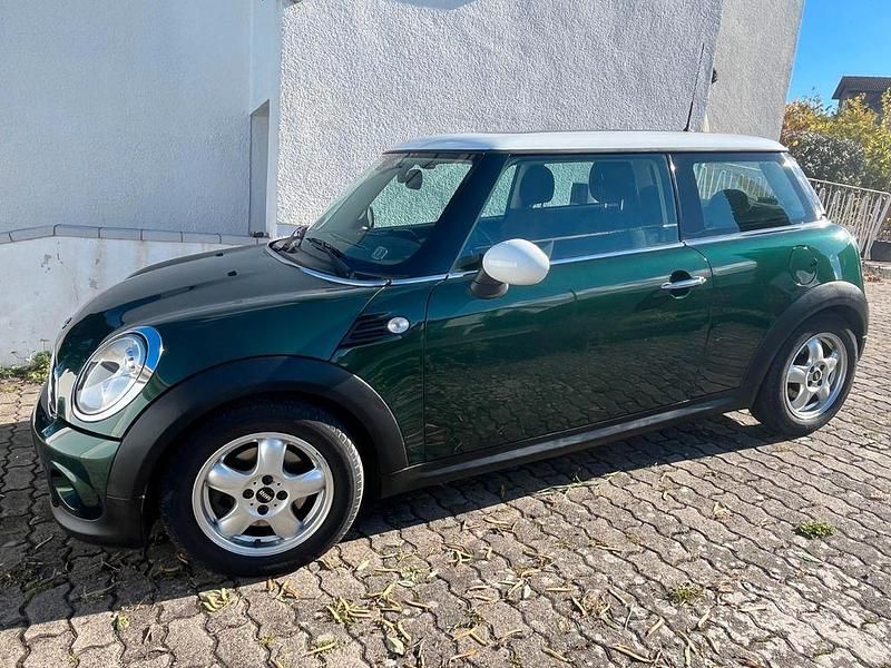 Grün Gebraucht 2011 Mini Cooper D Kleinwagen | 6.490 € (Fairer Preis) - Bild 1/4