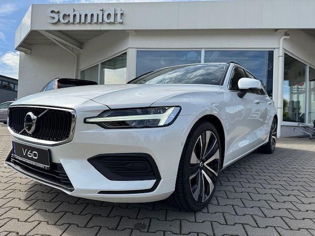 Crystal white pearl Gebraucht 2024 Volvo V60 Core Kombi | 36.880 € (Guter Preis) - Bild 1/4