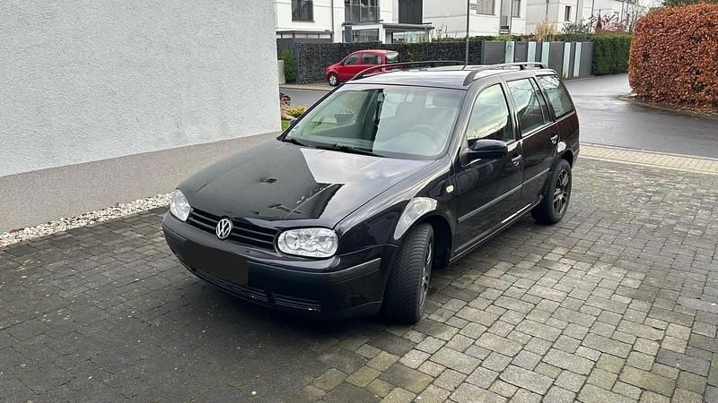 Schwarz Gebraucht 2000 VW Golf IV Kombi | 800 € (Guter Preis) - Bild 1/4