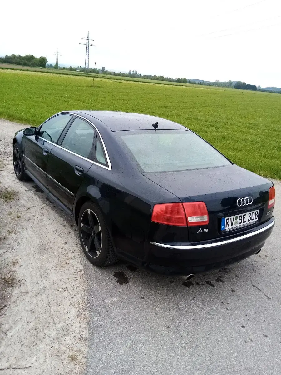 Gebraucht Audi A8 280 PS (205 kW) 2003 Blau Limousine