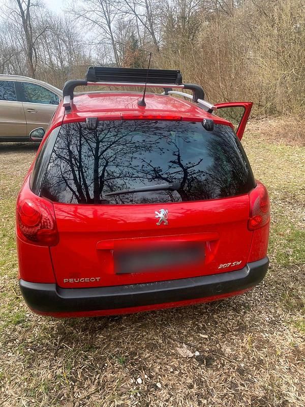 Second-hand Peugeot 207 2008 Roșu Hatchback