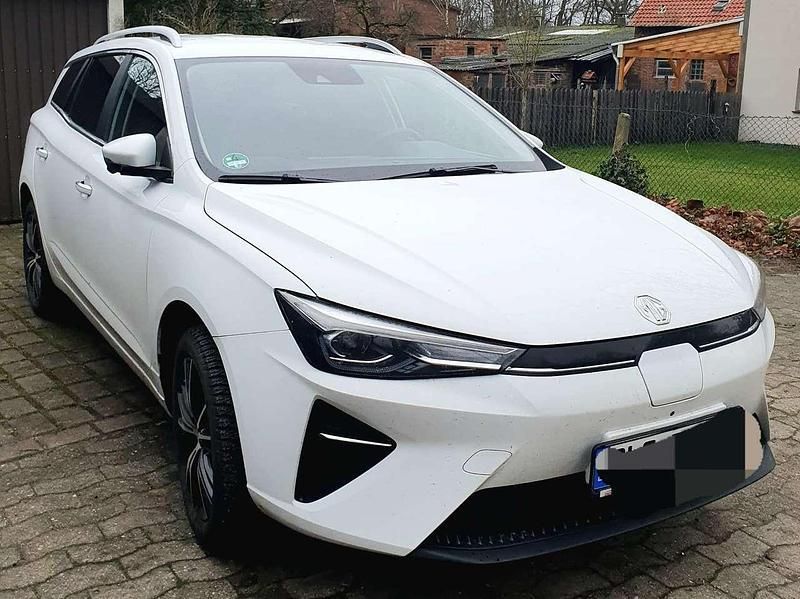 Weiß Gebraucht 2022 MG MG5 EV Luxury Kombi | 19.300 € (Fairer Preis) - Bild 1/4