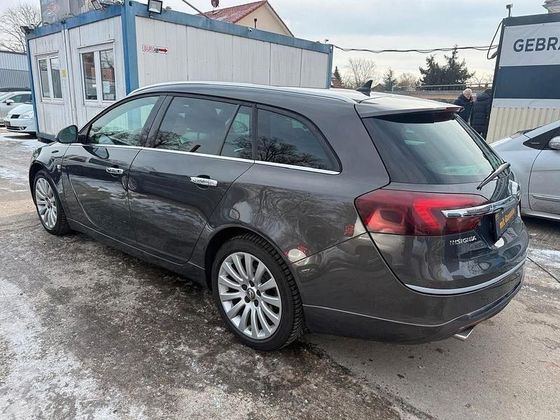 Gebraucht Opel Insignia 131 PS (96 kW) 2015 Phantom/rocky/asteroid grey Kombi