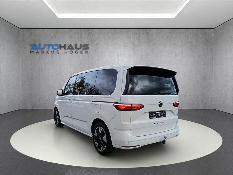Usata VW Multivan Pro 150 CV (110 kW) 2025 Bianco Monovolume
