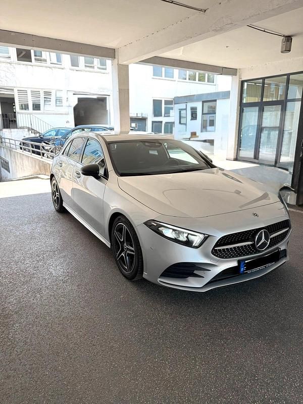 Silber Gebraucht 2019 Mercedes A180 AMG Limousine | 19.499 € (Superpreis) - Bild 1/4